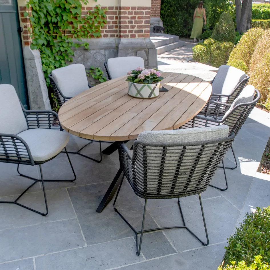 Fabrice dining Prado ellipse set 01