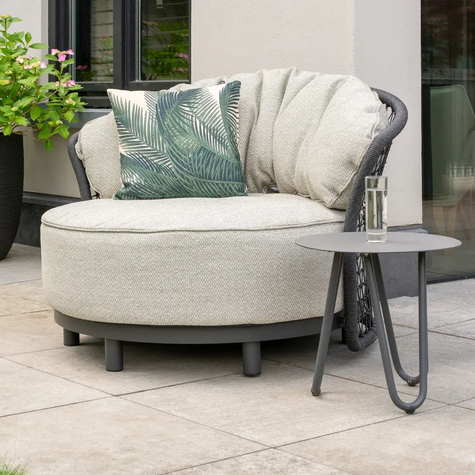 Malibu lounge chair