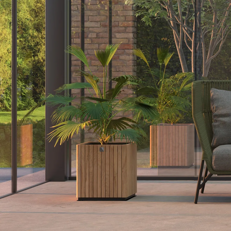 Paco square planter low