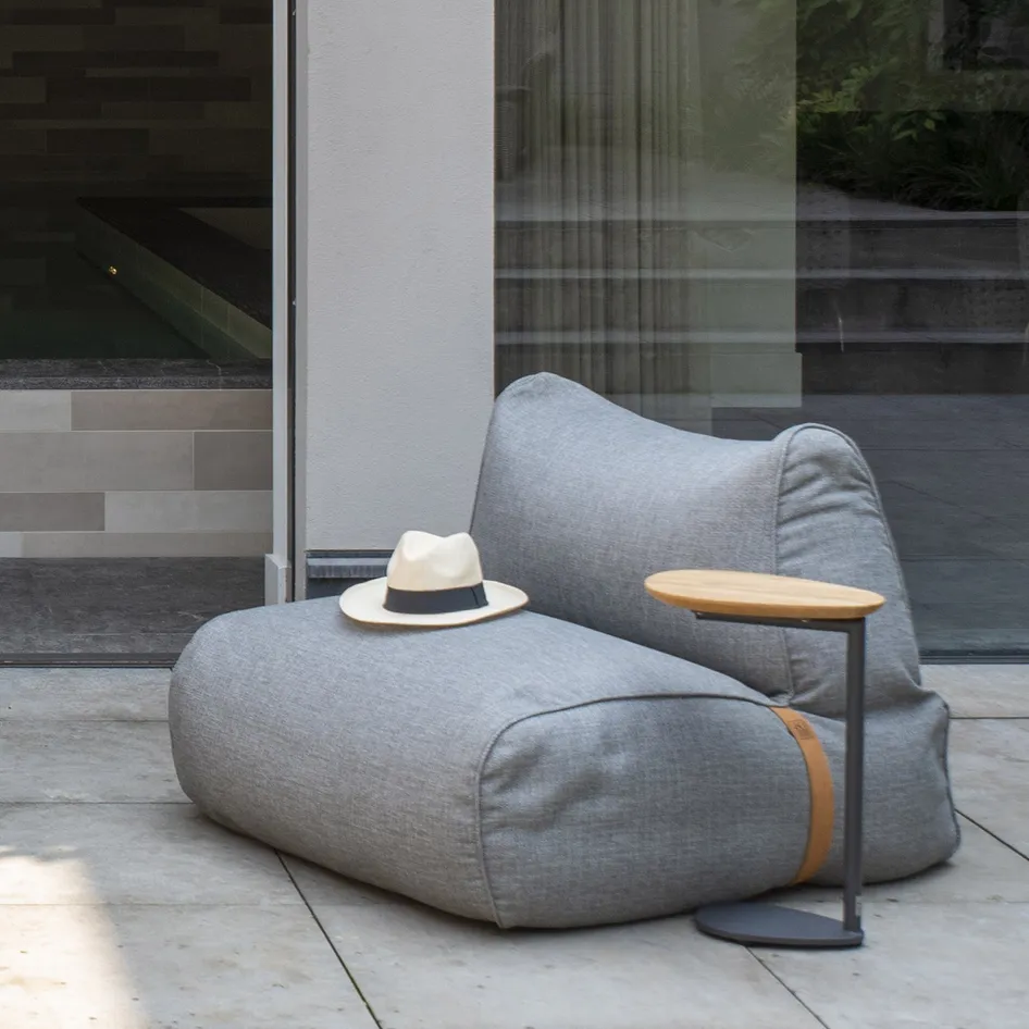 Nomad 0001 Nomad single seaters with clever support tables outdoor 02