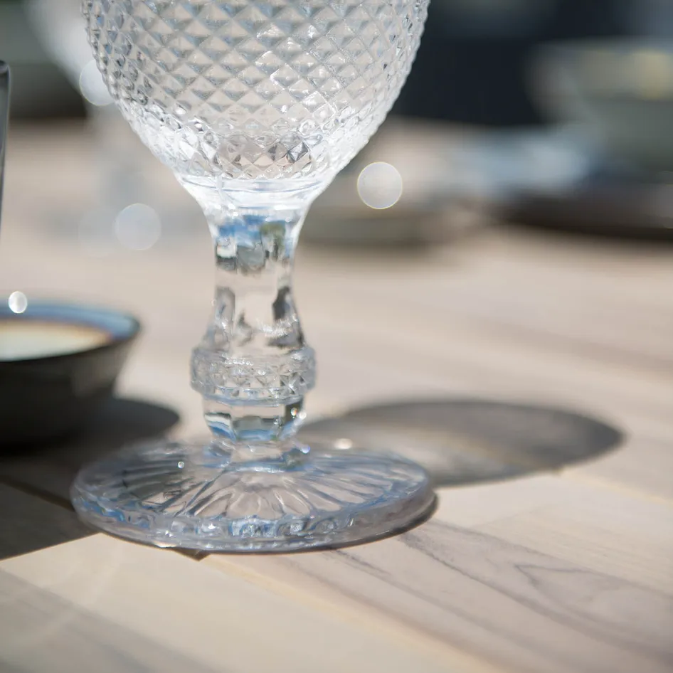 Derby 0002 Taste Derby table close up detail