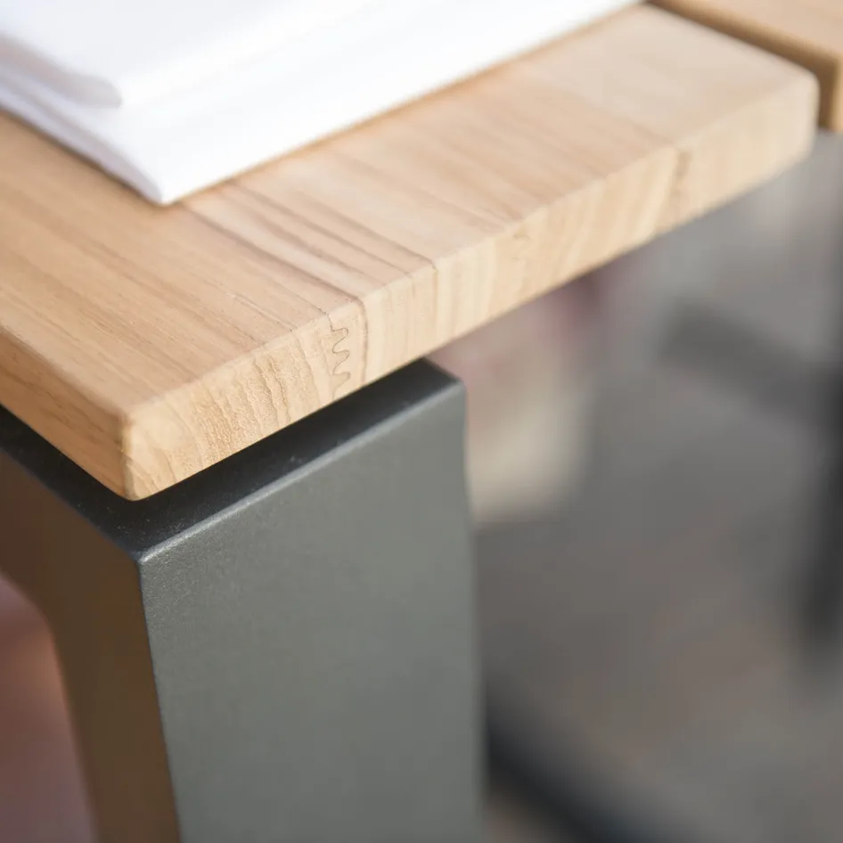 Goa 0005 4 SO goa teak table detail 03