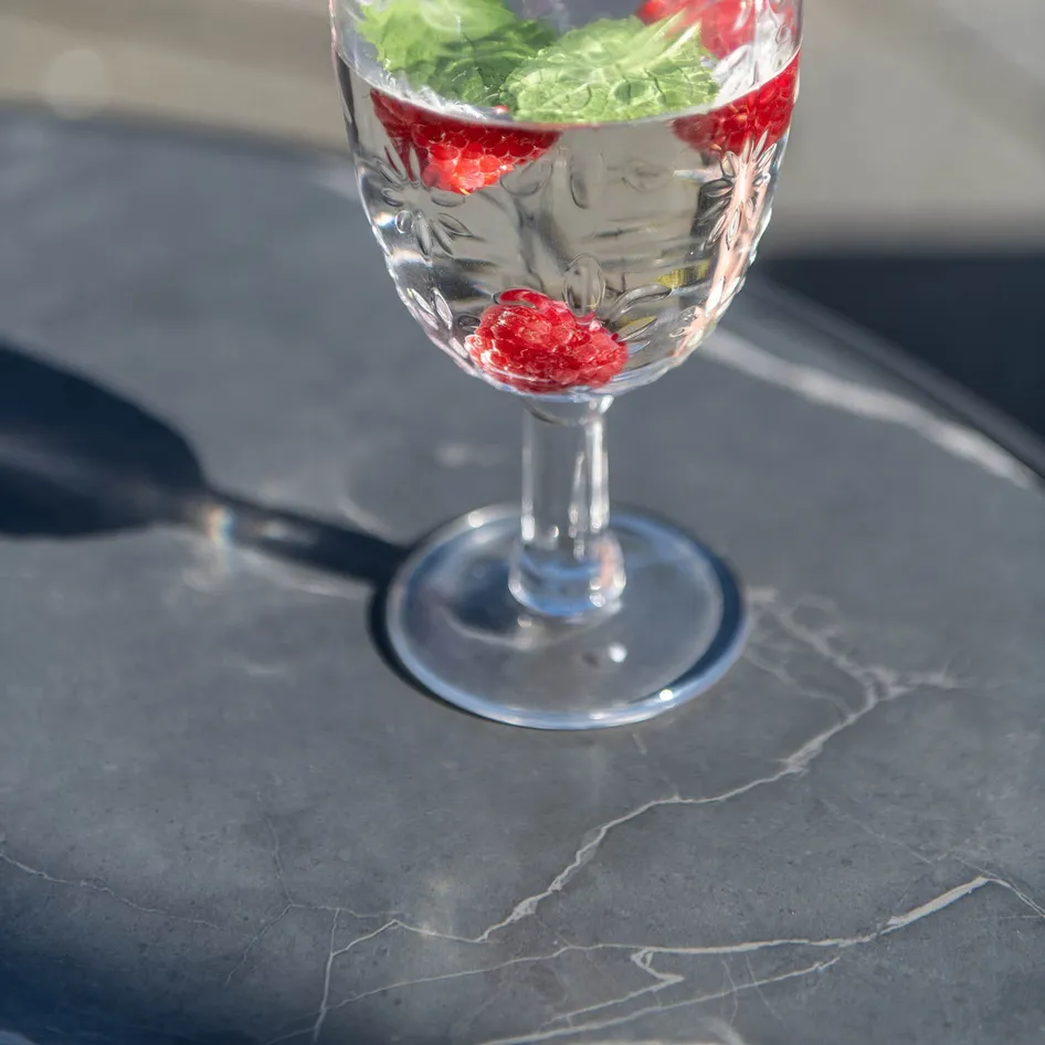 Quatro 0003 Quatro ceramic round top detail