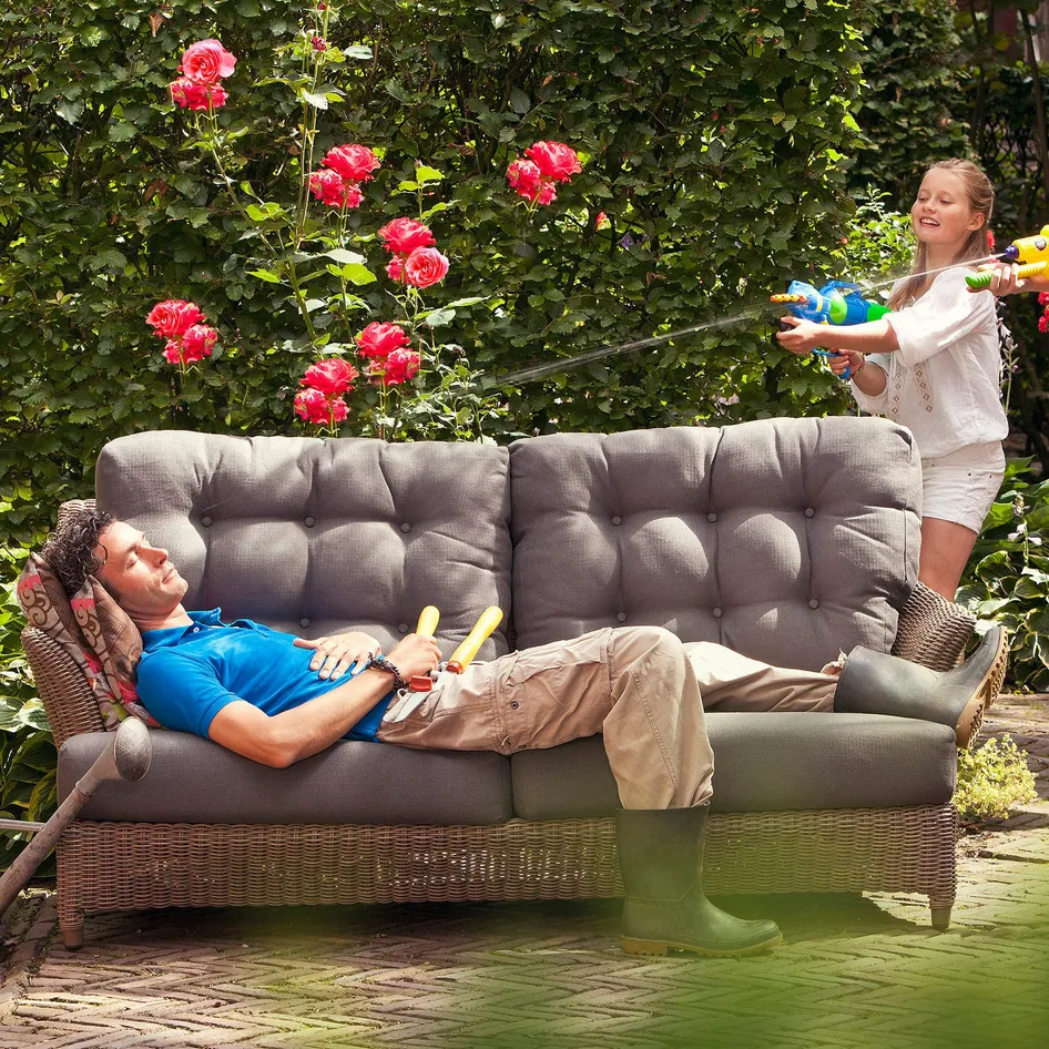 Valentine 0000 Valentine lounge bank