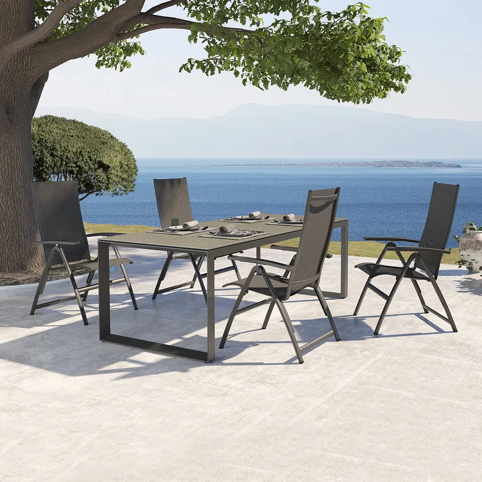 Cadiz recliners with Heritage dining table