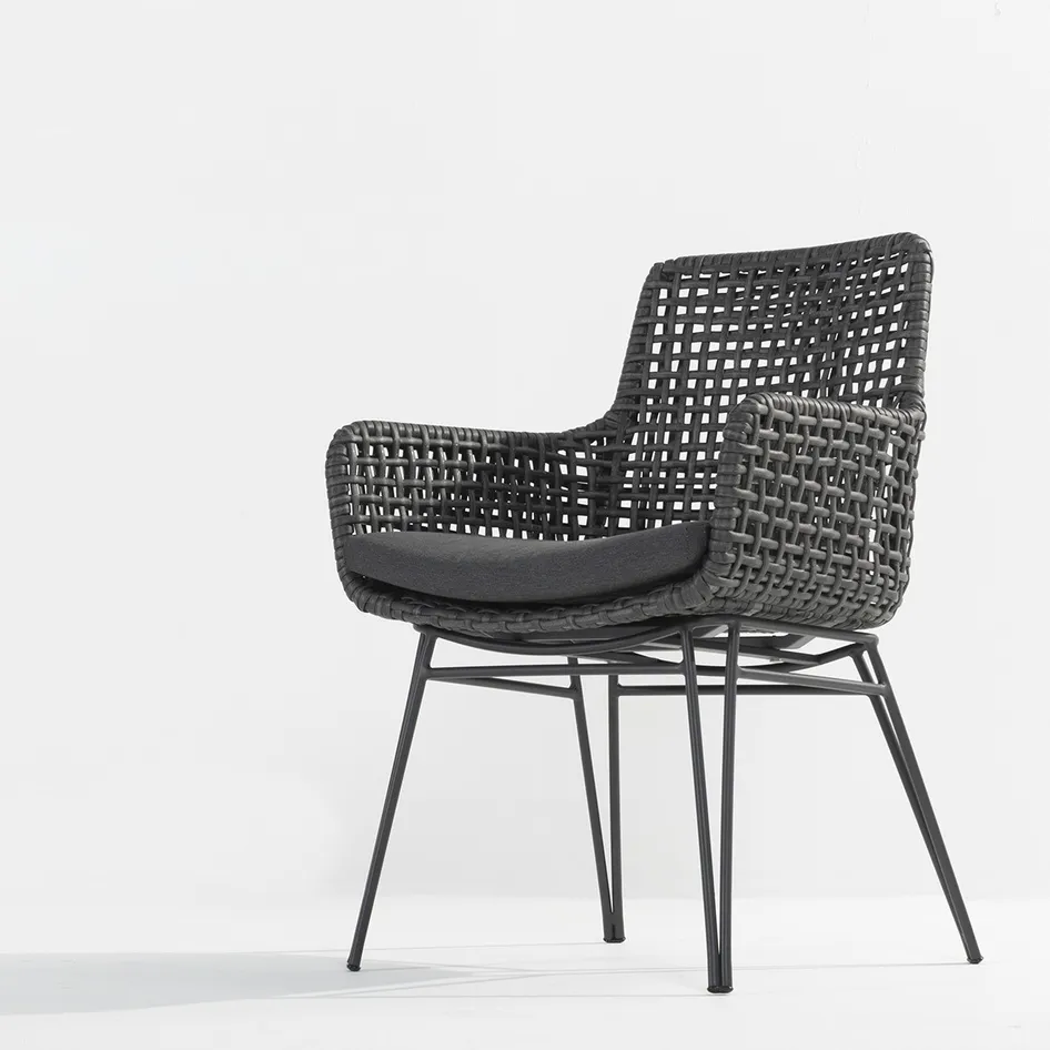 Opera dining chair with 2 cusions laag 01