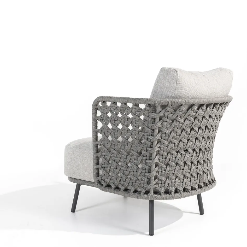 Palacio living chair perspective with shadow 02