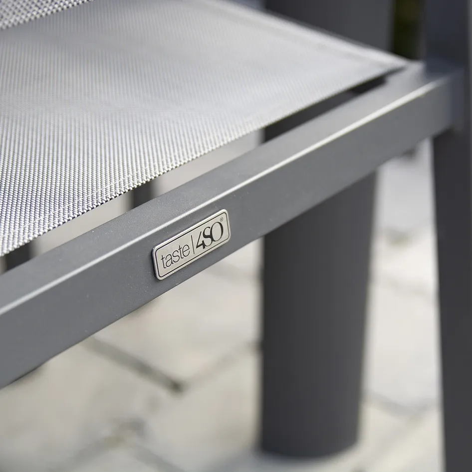 Tosca Premier extending dining set Matt Carbon DETAIL 03