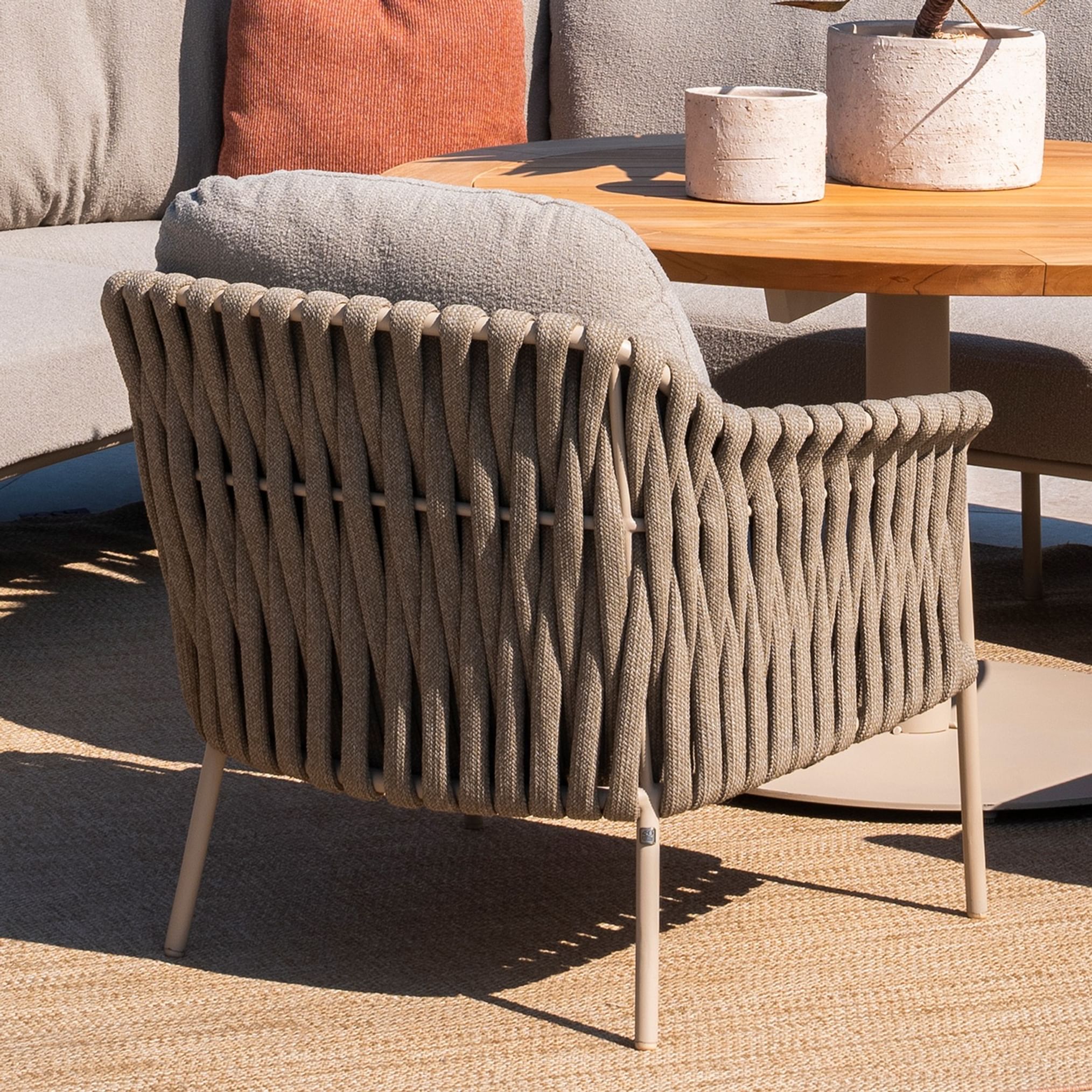 Comino low dining stoel