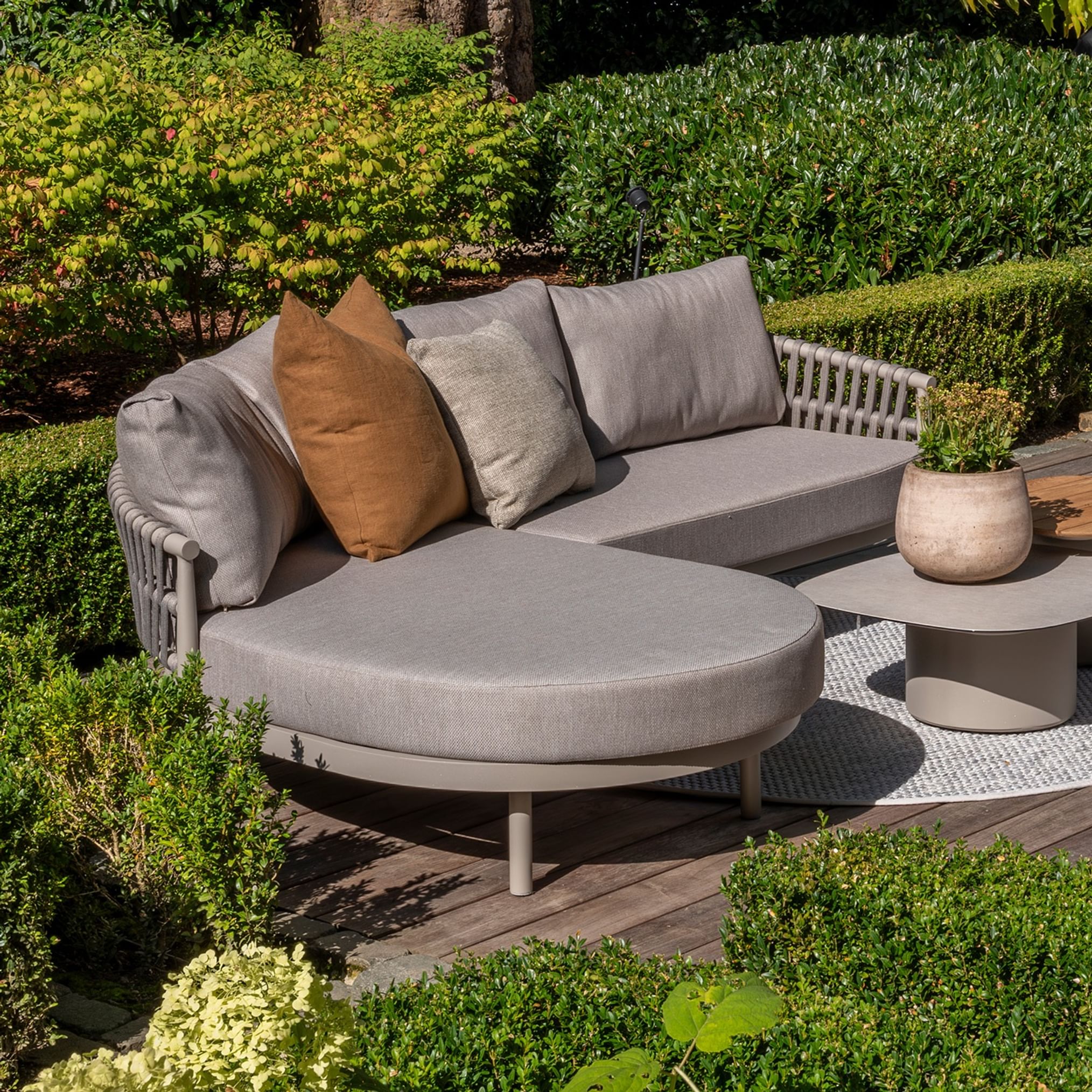 Catalana lounge bank