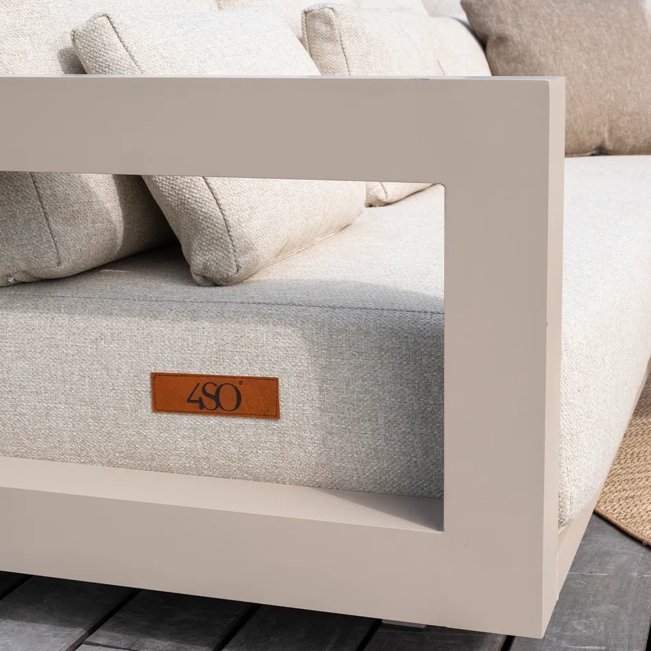 Metropolitan detail 4