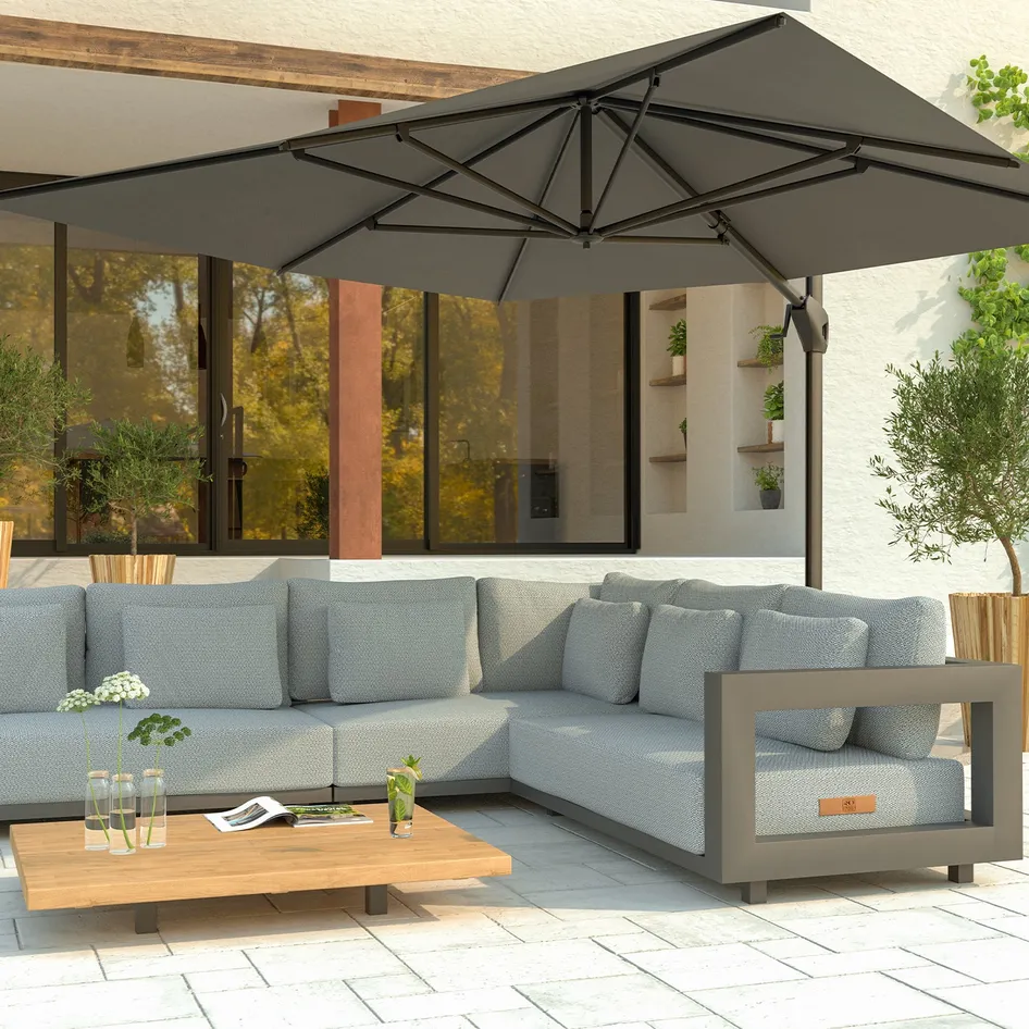 Metropolitan detail 1