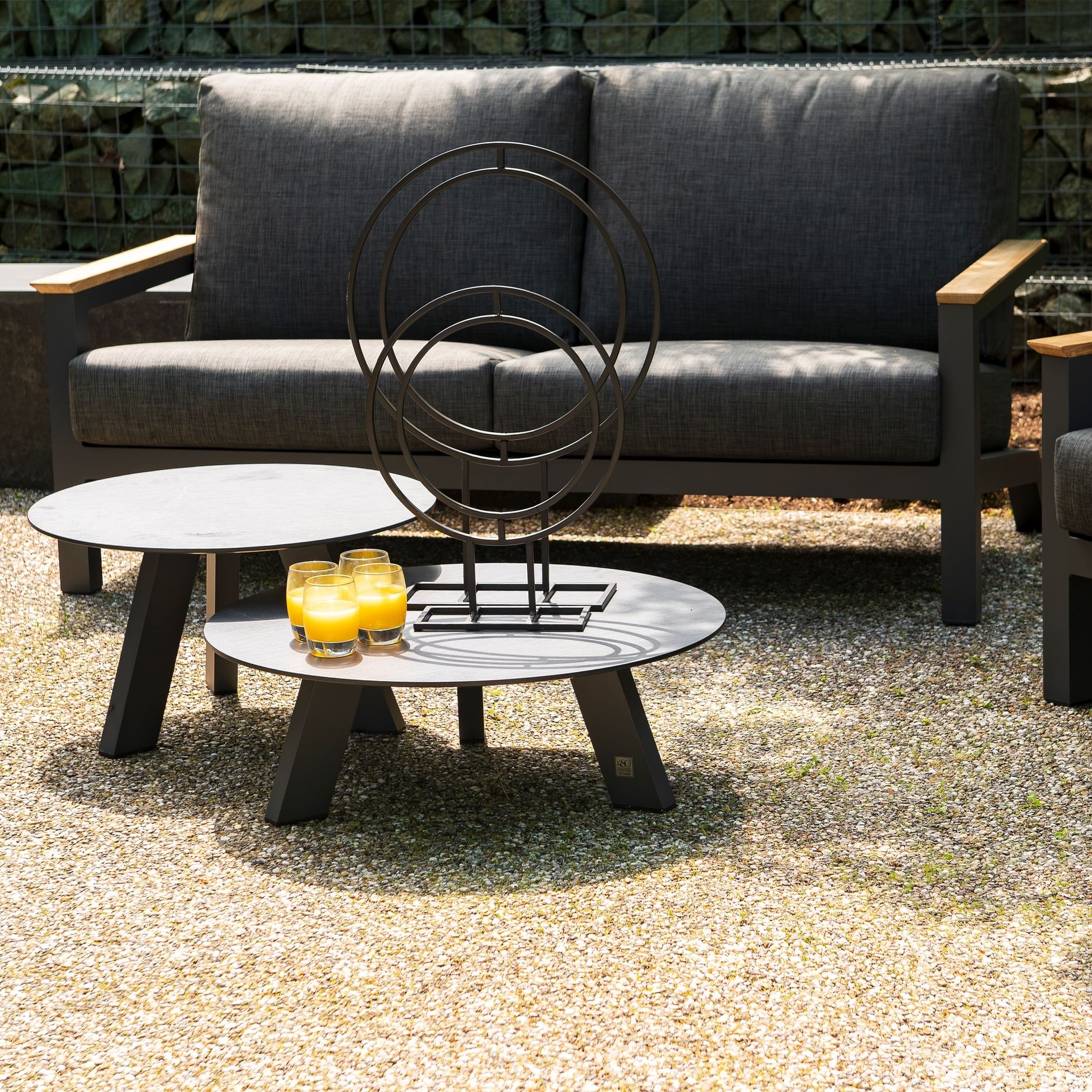 UK Capitol lounge bank