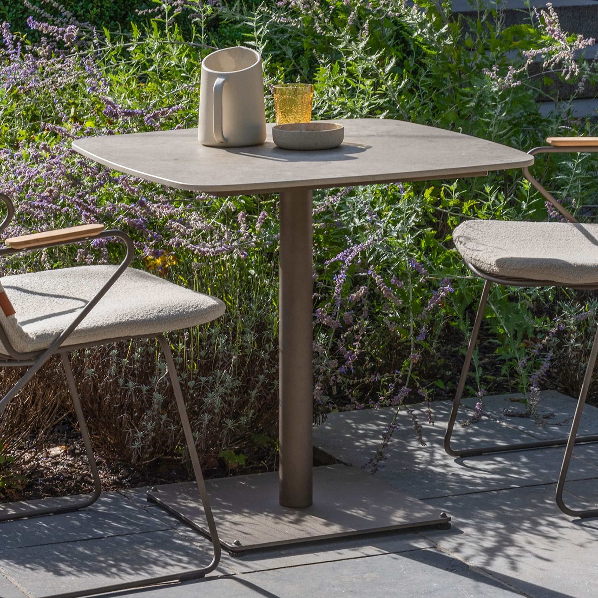 Vermont dining table